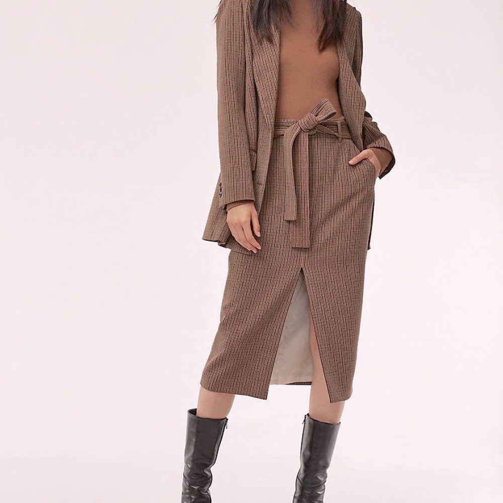 Aritzia Wilfred Jallade tie front skirt
